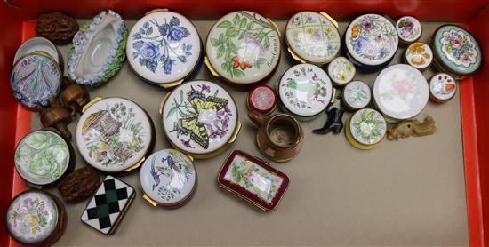 A collection of seventeen Crummel enamel boxes